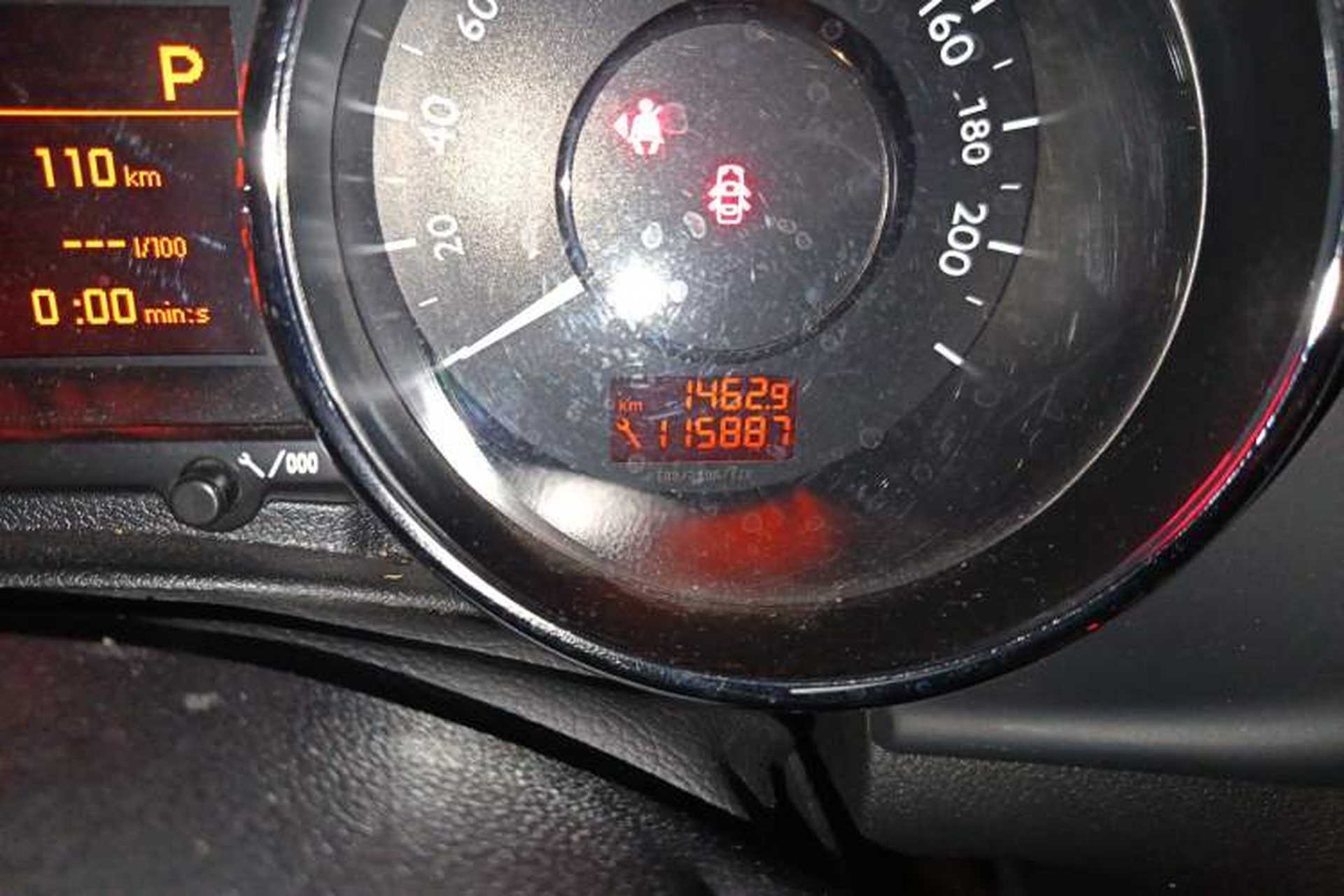 Used Peugeot 3008 2016 1.6THP Automatic Classic Edition Odometer Close Up