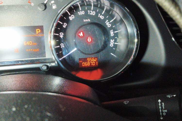 Used Peugeot 3008 2016 2.0L Automatic Classic Edition Odometer Close Up