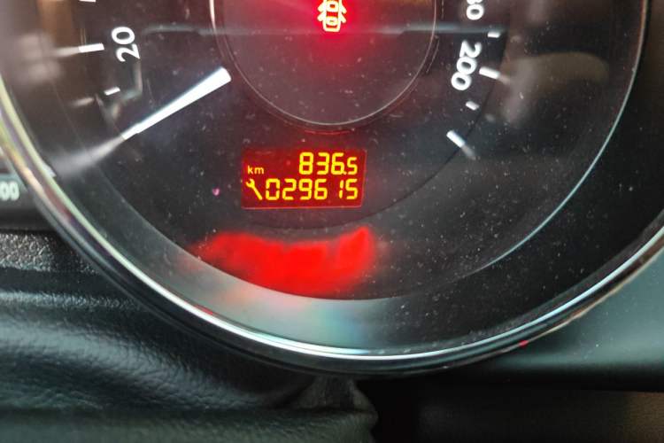 Used Peugeot 3008 2016 1.6THP Automatic Classic Edition Odometer Close Up