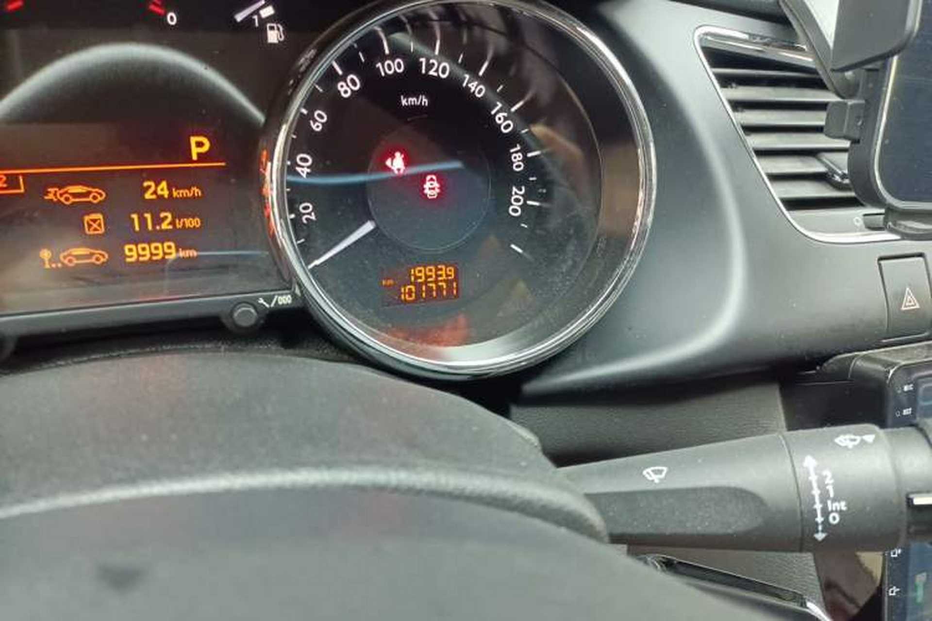 Used Peugeot 3008 2016 2.0L Automatic Classic Edition Odometer Close Up