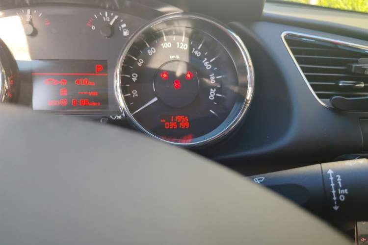 Used Peugeot 3008 2016 1.6THP Automatic Trend Edition Odometer Close Up
