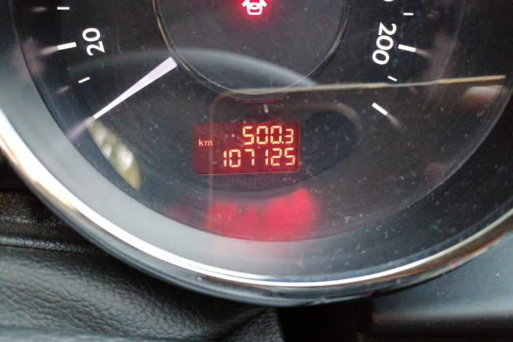 Used Peugeot 3008 2016 1.6THP Automatic Classic Edition Odometer Close Up
