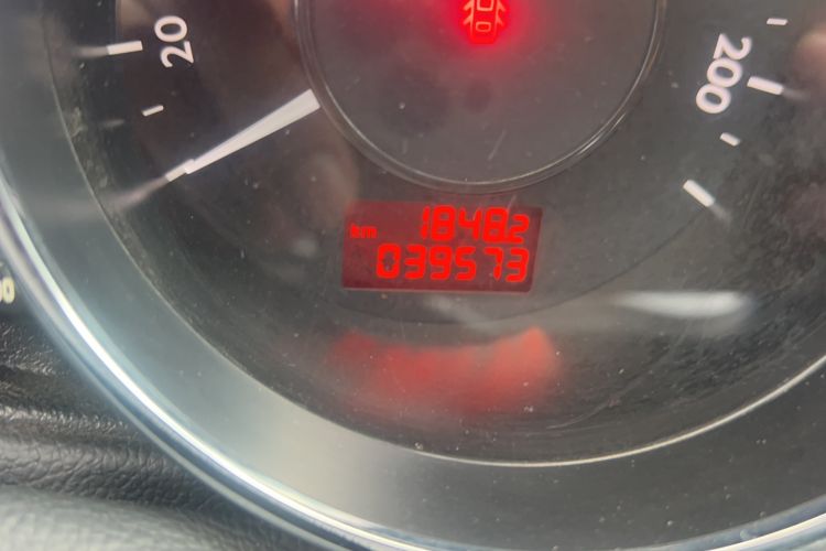 Used Peugeot 3008 2016 2.0L Automatic Classic Edition Odometer Close Up