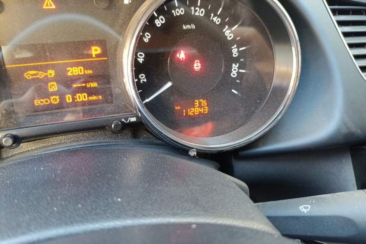 Used Peugeot 3008 2016 1.6THP Automatic Classic Edition Odometer Close Up