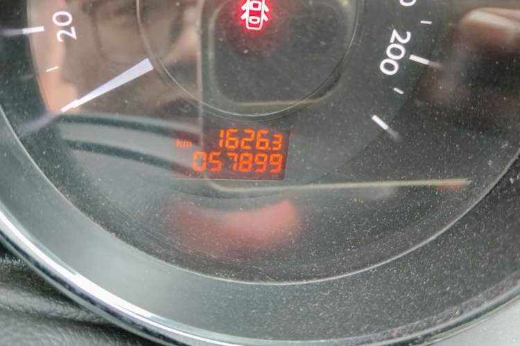Used Peugeot 3008 2016 1.6THP Automatic Trend Edition Odometer Close Up