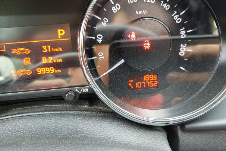 Used Peugeot 3008 2016 1.6THP Automatic Classic Edition Odometer Close Up