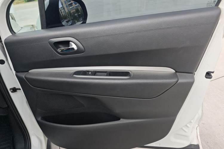 Used Peugeot 3008 2016 2.0L Automatic Standard Edition Right Front Door Interior