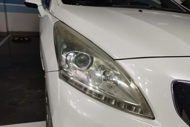 Used Peugeot 3008 2016 1.6THP Automatic Classic Edition Right Front Headlight