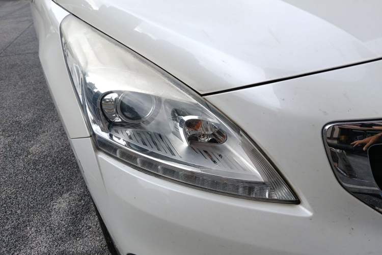 Used Peugeot 3008 2016 2.0L Automatic Classic Edition Right Front Headlight