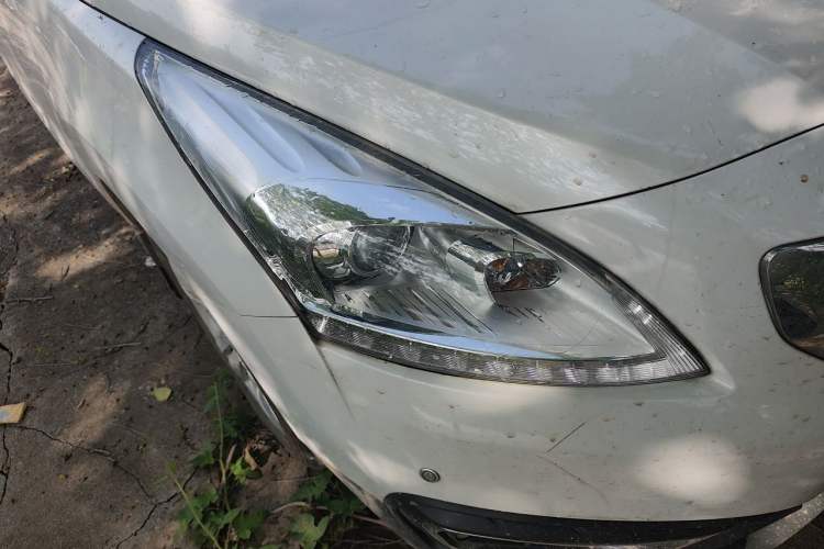 Used Peugeot 3008 2016 1.6THP Automatic Classic Edition Right Front Headlight