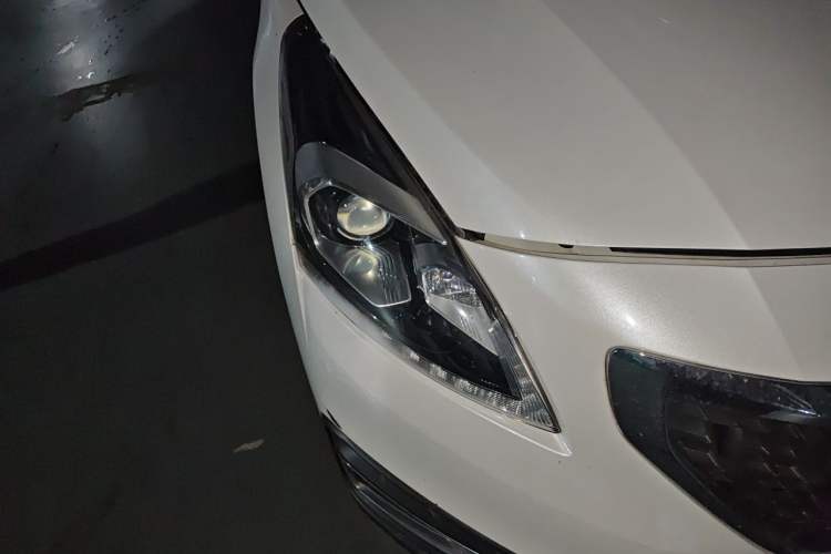 Used Peugeot 3008 2016 1.6THP Automatic Trend Edition Right Front Headlight