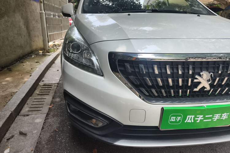 Used Peugeot 3008 2016 2.0L Automatic Classic Edition Right Front Headlight