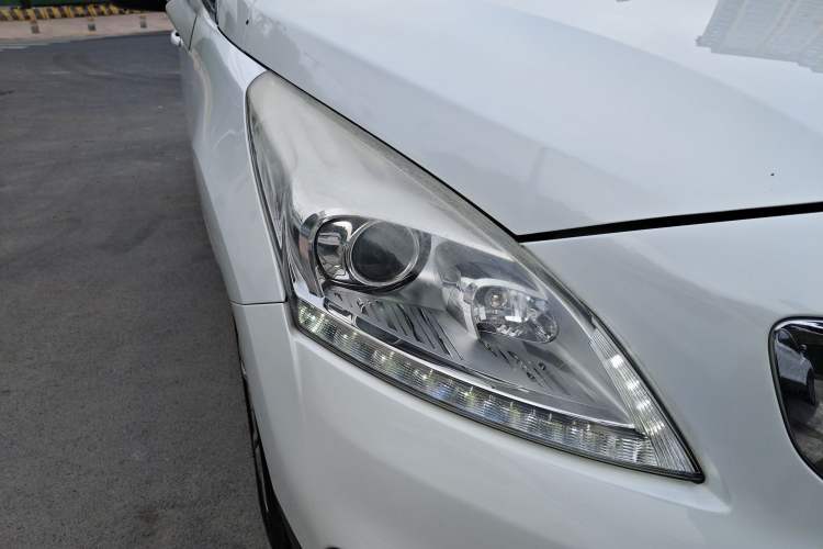Used Peugeot 3008 2016 1.6THP Automatic Standard Edition Right Front Headlight