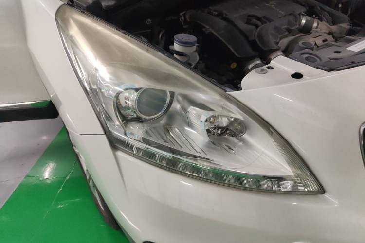 Used Peugeot 3008 2016 1.6THP Automatic Classic Edition Right Front Headlight