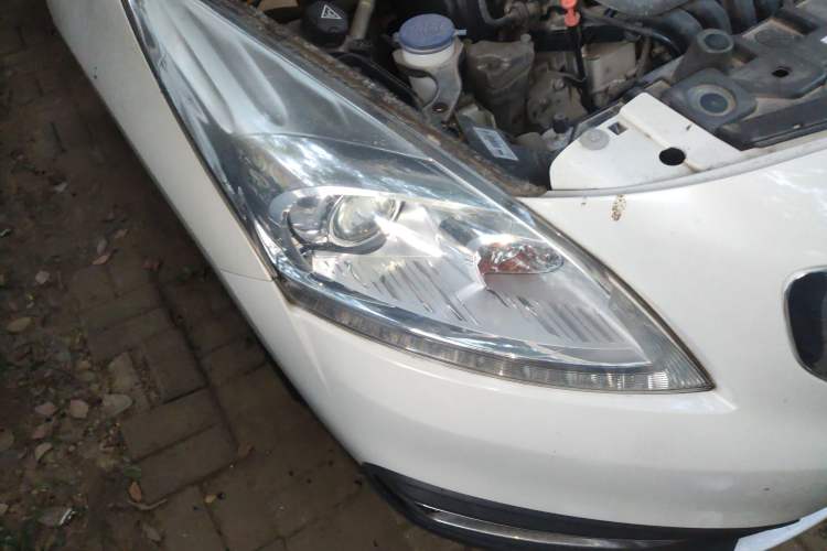 Used Peugeot 3008 2016 2.0L Automatic Classic Edition Right Front Headlight