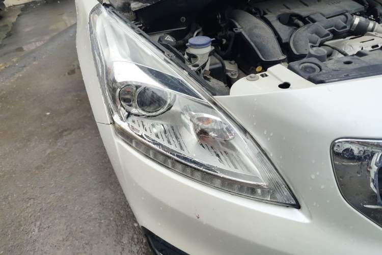 Used Peugeot 3008 2016 1.6THP Automatic Classic Edition Right Front Headlight