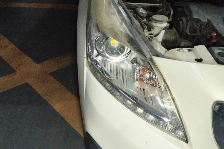 Used Peugeot 3008 2016 2.0L Automatic Classic Edition Right Front Headlight