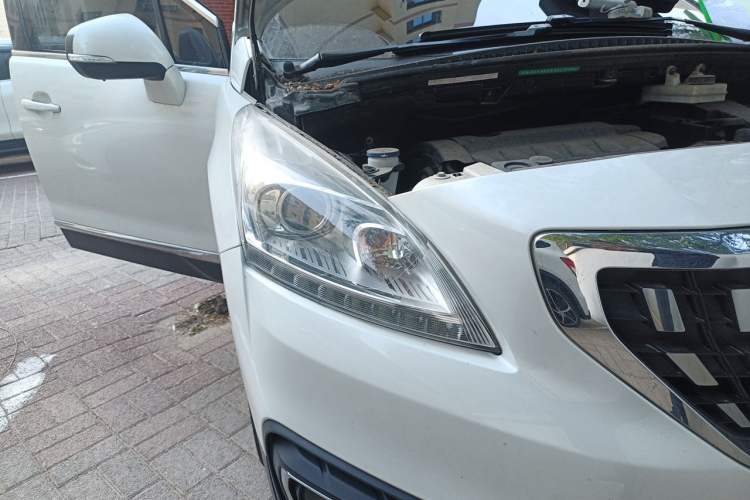 Used Peugeot 3008 2016 2.0L Automatic Classic Edition Right Front Headlight