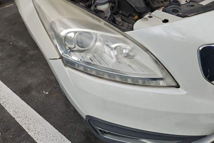 Used Peugeot 3008 2016 1.6THP Automatic Classic Edition Right Front Headlight
