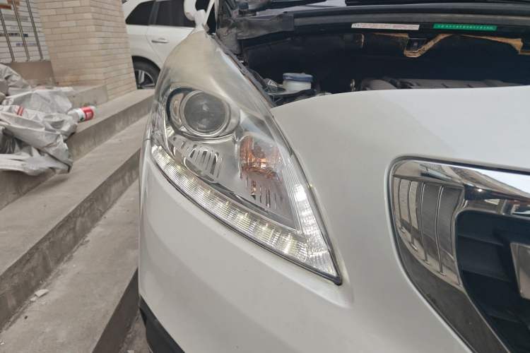 Used Peugeot 3008 2016 1.6THP Automatic Classic Edition Right Front Headlight