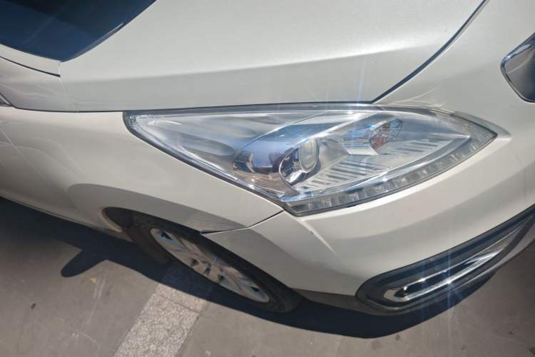 Used Peugeot 3008 2016 2.0L Automatic Classic Edition Right Front Headlight