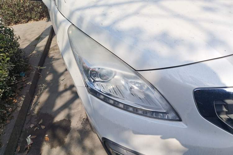 Used Peugeot 3008 2016 2.0L Automatic Classic Edition Right Front Headlight