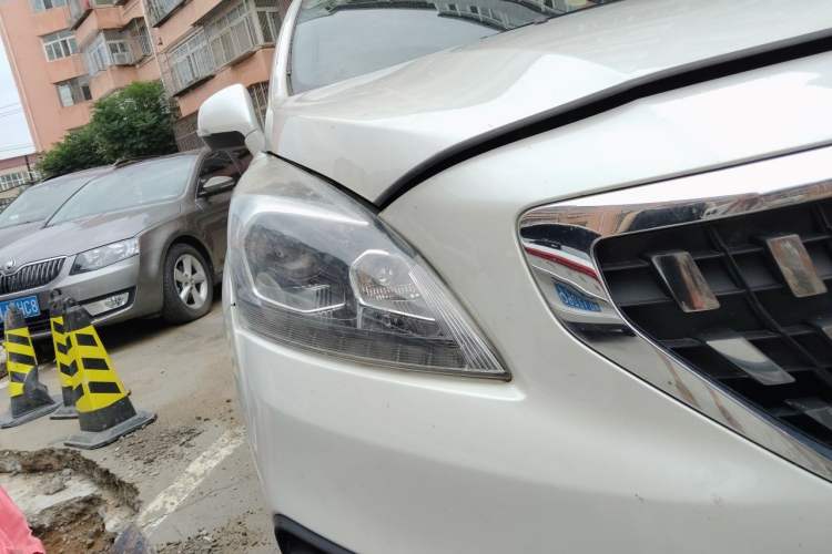 Used Peugeot 3008 2016 1.6THP Automatic Trend Edition Right Front Headlight