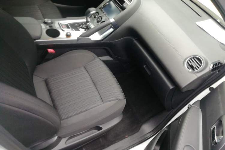 Used Peugeot 3008 2016 1.6THP Automatic Standard Edition Right Front Seat