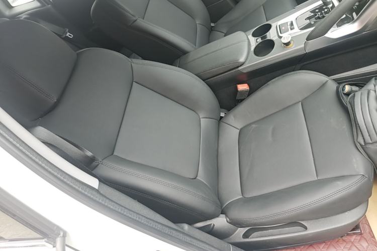 Used Peugeot 3008 2016 2.0L Automatic Classic Edition Right Front Seat