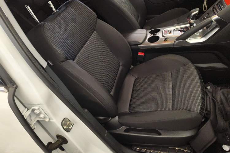 Used Peugeot 3008 2016 2.0L Automatic Classic Edition Right Front Seat