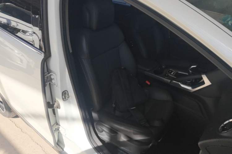 Used Peugeot 3008 2016 1.6THP Automatic Trend Edition Right Front Seat