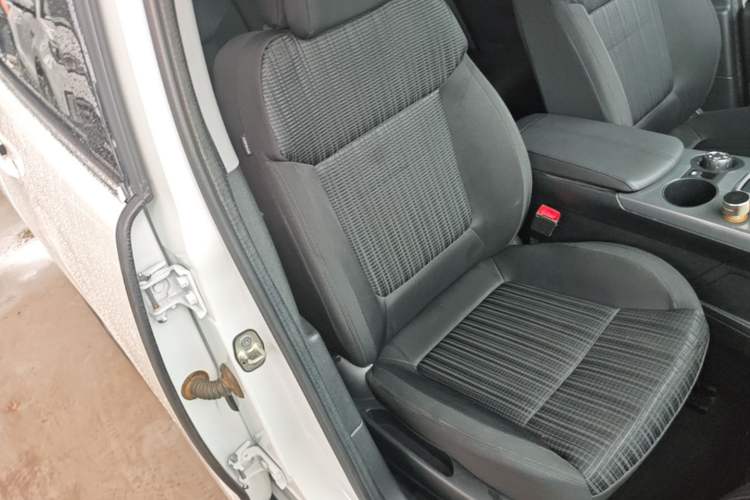 Used Peugeot 3008 2016 1.6THP Automatic Classic Edition Right Front Seat