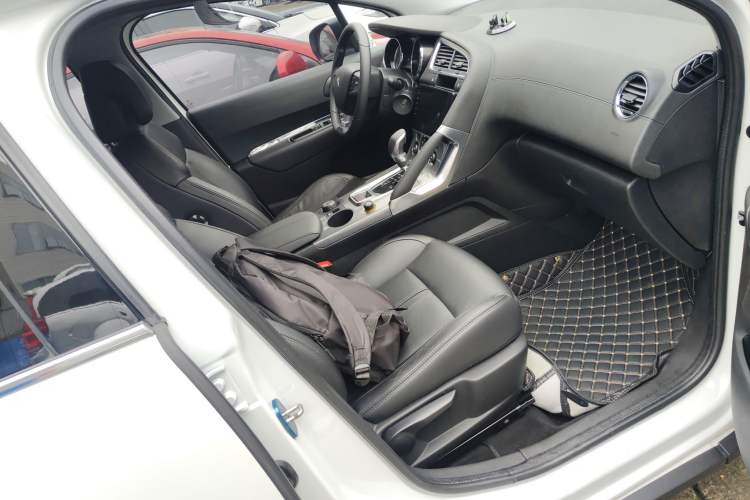 Used Peugeot 3008 2016 1.6THP Automatic Trend Edition Right Front Seat