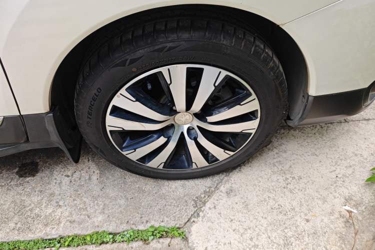 Used Peugeot 3008 2016 1.6THP Automatic Trend Edition Right Front Wheel Hub
