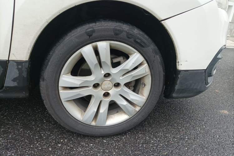 Used Peugeot 3008 2016 2.0L Automatic Classic Edition Right Front Wheel Hub