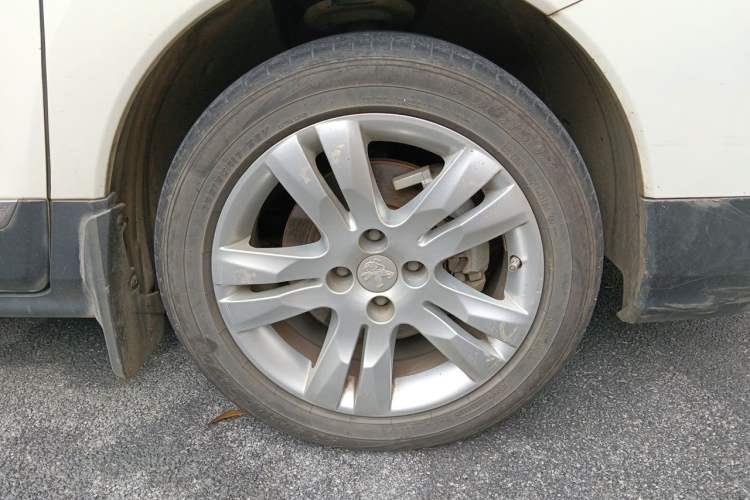 Used Peugeot 3008 2016 2.0L Automatic Classic Edition Right Front Wheel Hub