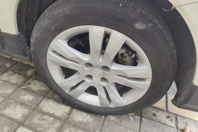 Used Peugeot 3008 2016 2.0L Automatic Classic Edition Right Front Wheel Hub