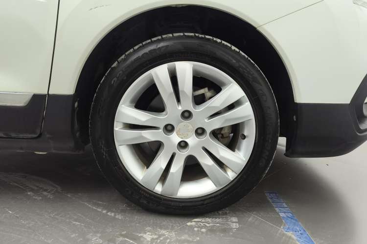 Used Peugeot 3008 2016 1.6THP Automatic Classic Edition Right Front Wheel Hub