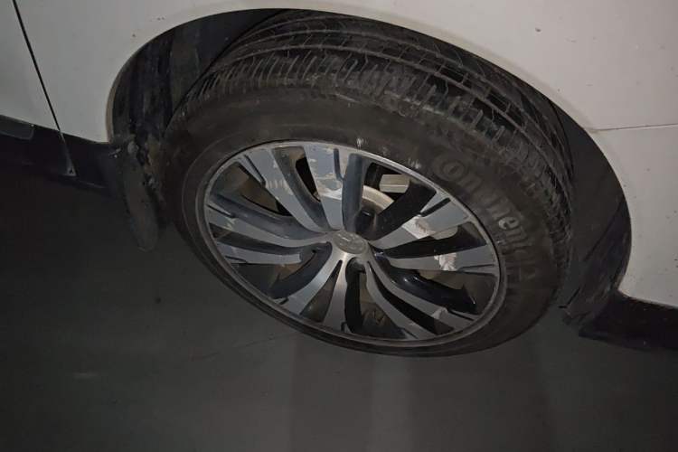 Used Peugeot 3008 2016 1.6THP Automatic Trend Edition Right Front Wheel Hub