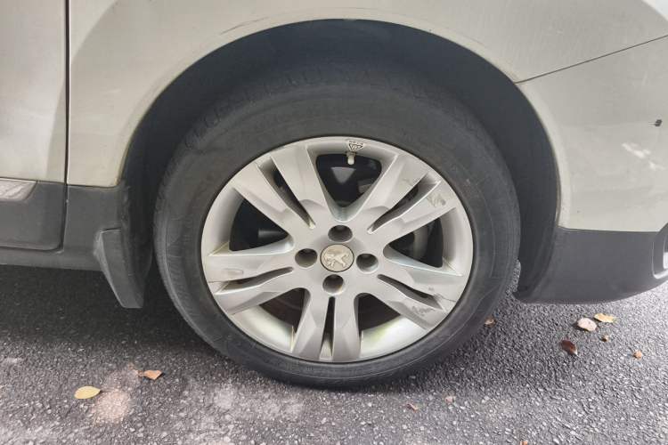 Used Peugeot 3008 2016 2.0L Automatic Classic Edition Right Front Wheel Hub
