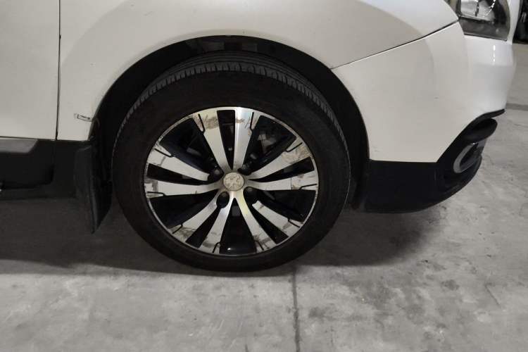 Used Peugeot 3008 2016 1.6THP Automatic Trend Edition Right Front Wheel Hub