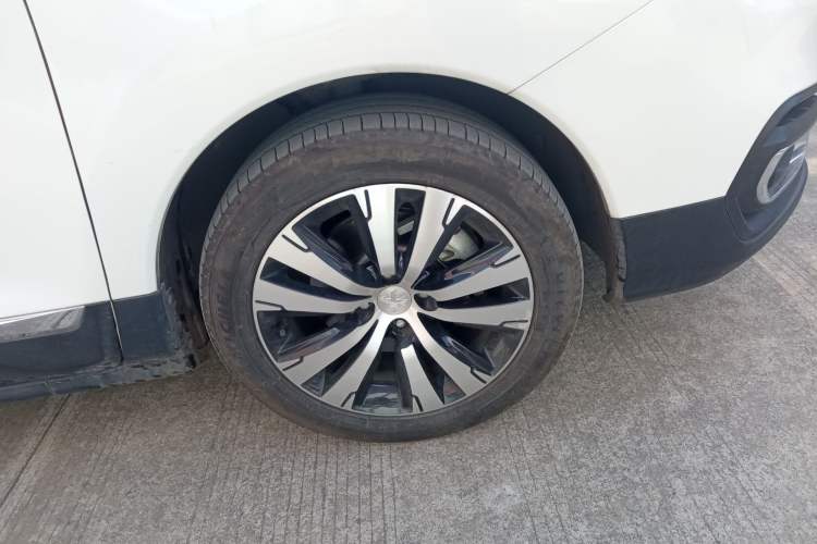 Used Peugeot 3008 2016 1.6THP Automatic Trend Edition Right Front Wheel Hub