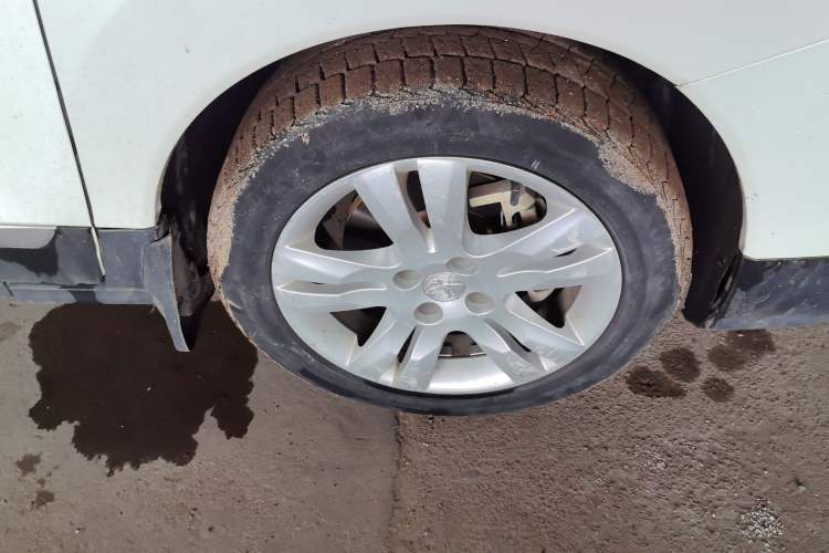Used Peugeot 3008 2016 2.0L Automatic Classic Edition Right Front Wheel Hub
