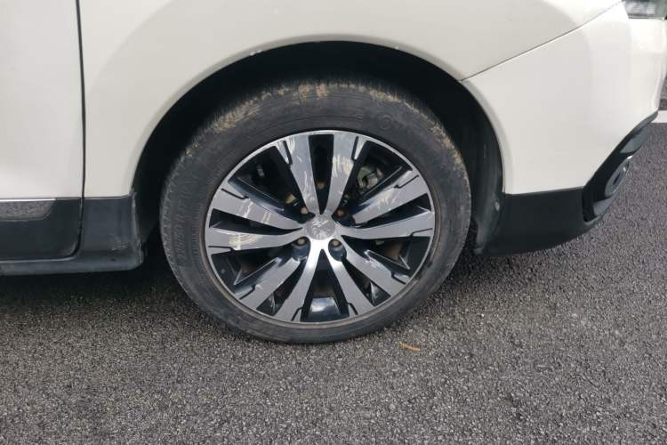 Used Peugeot 3008 2016 1.6THP Automatic Trend Edition Right Front Wheel Hub