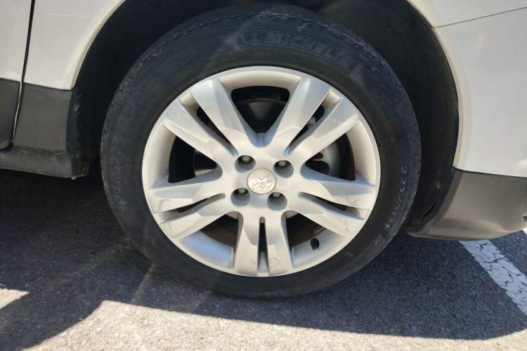 Used Peugeot 3008 2016 1.6THP Automatic Classic Edition Right Front Wheel Hub