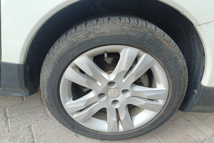 Used Peugeot 3008 2016 2.0L Automatic Classic Edition Right Front Wheel Hub