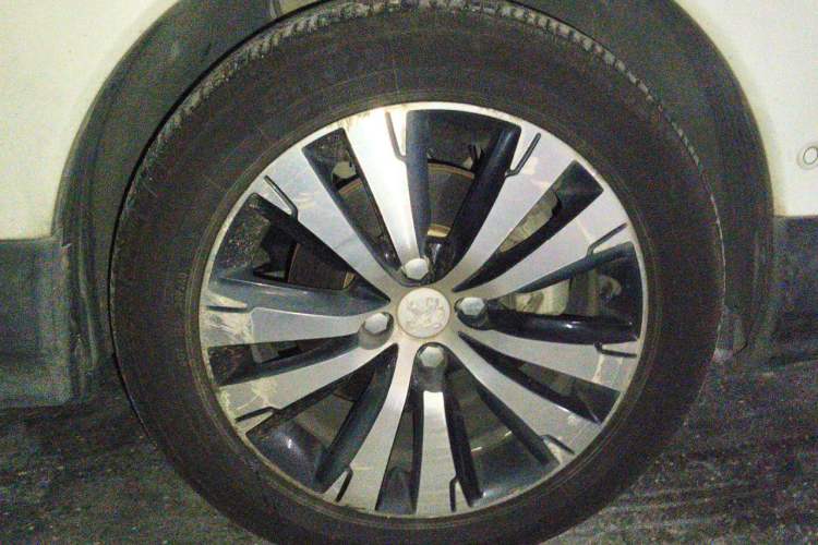 Used Peugeot 3008 2016 1.6THP Automatic Prestige Edition Right Front Wheel Hub