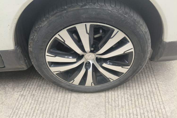 Used Peugeot 3008 2016 1.6THP Automatic Trend Edition Right Front Wheel Hub
