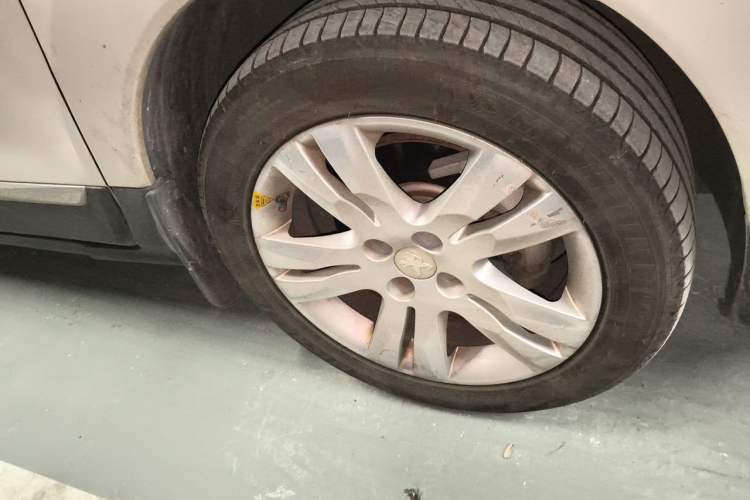 Used Peugeot 3008 2016 2.0L Automatic Classic Edition Right Front Wheel Hub
