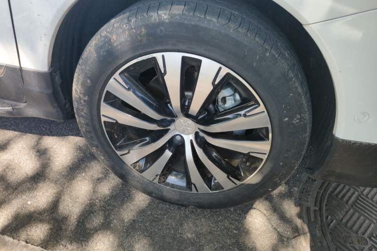Used Peugeot 3008 2016 1.6THP Automatic Prestige Edition Right Front Wheel Hub